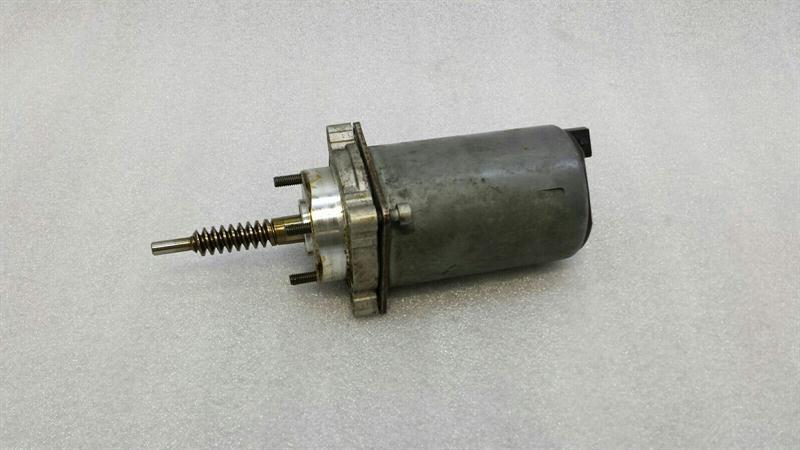 BMW 7 (E65 / E66 / E67 / E68) BMW 7 Series E65 E66 Actuator 750678808 Cambarn Ring Valve Body type: Saloon
Fuel: Petrol