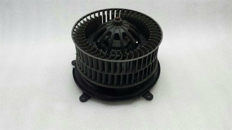 BMW 7 (E65 / E66 / E67 / E68) BMW 7 Series E65 E66 Heater Blower 64116913402 Engine Heater Blower RHD Body type: Saloon
Fuel: Diesel