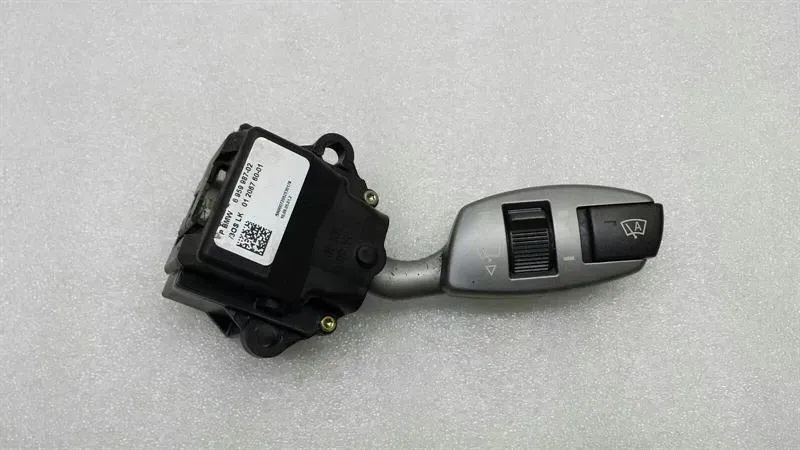 BMW 7 (E65 / E66 / E67 / E68) BMW 7 Series E66 Facelift Wiper Switch 6959987 Wiper Switch Body type: Saloon
Fuel: Diesel