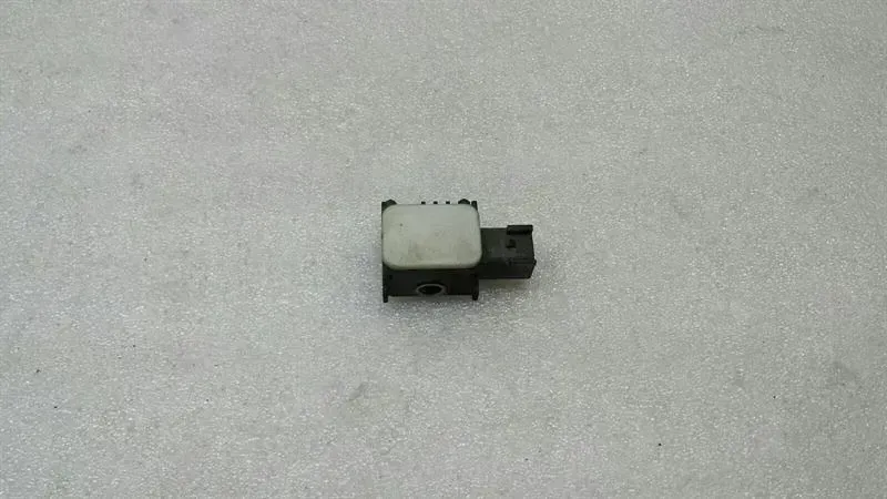 Land Rover Range Rover Range Rover Vogue L322 Crash Sensor YWJ500530 Impact Sensor Body type: Unknown
Fuel: Unknown