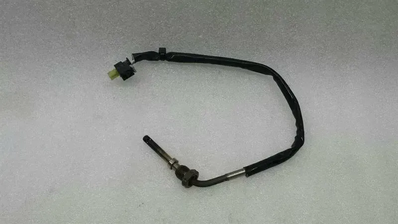 Mercedes-Benz C (W204) Sensor Mercedes E-Class W212 Temperature Sensor A00815...