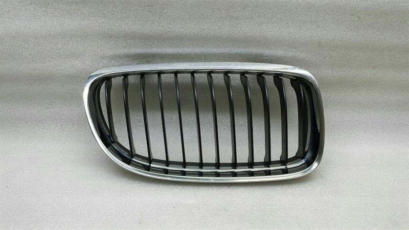 BMW 3 (G20 / G21) BMW 3 Series E90 Right Front Grille 51137201968 Radiator Grille Right Body type: Unknown
Fuel: Unknown
