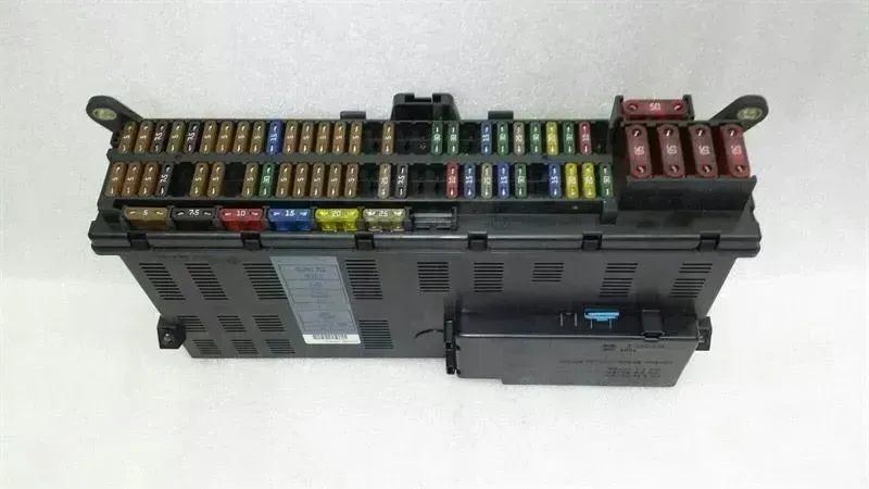 BMW X5 (G05) 2018-... BMW X5 E53 Fuse Box 6907395 Fuse Box