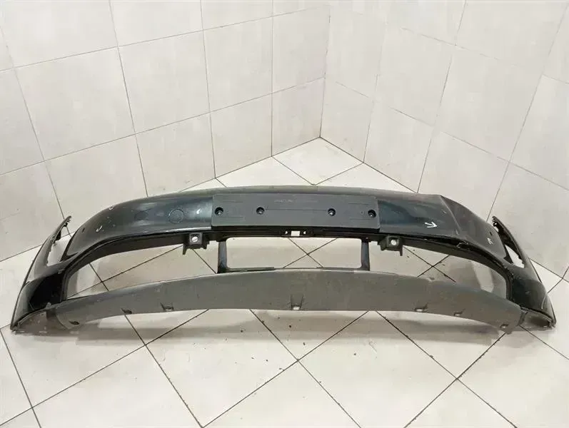 Porsche Taycan Porsche Taycan 9J Front Bumper 9J1807221D Front Bumper Body type: Unknown
Fuel: Unknown