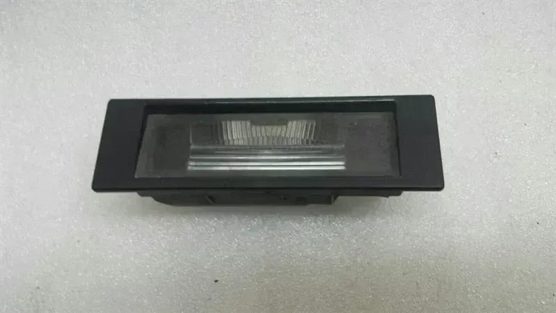 BMW 6 (E63 / E64) BMW 6 Series E63 Number Plate Light 7165735 License Plate Light