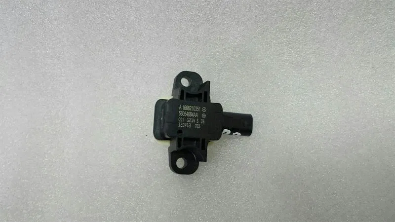 Mercedes ML W166 Crash Sensor A1668210351 Impact Sensor