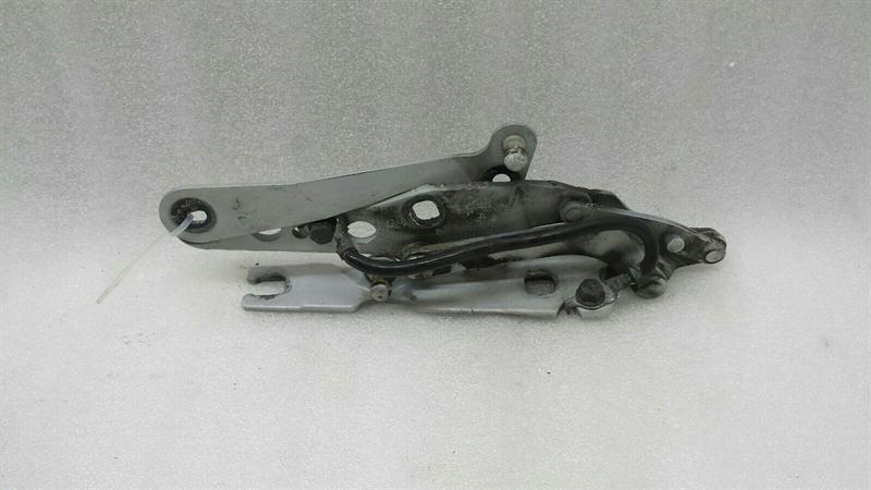 BMW 3 (E46) BMW 3 Series E46 Bonnet Hinge LHS 41618200123 Hood Hinge Left