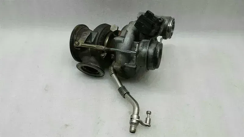 BMW 7 (F01 / F02 / F03 / F04) BMW 7 Series F01 Turbo Charger 11657590598 Turbocharger N63 750i