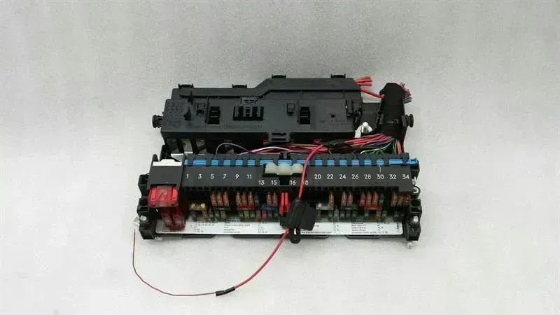 BMW 3 (E46) BMW 3 Series E46 Fuse Box 8364542 Fuse Box