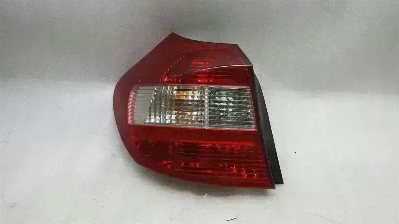 BMW 1 (E81 / E82 / E87 / E88) BMW 1er E81 E87 6924501 Rückleuchte Hinten links Left Rear Light Body type: Hatchback
Fuel: Diesel