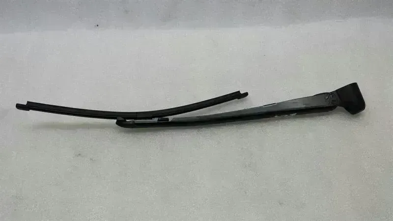 BMW 1 (E81 / E82 / E87 / E88) BMW 1 Series E87 Rear Wiper Arm 7138507 Windscreen Wiper Rear Body type: Hatchback
Fuel: Diesel