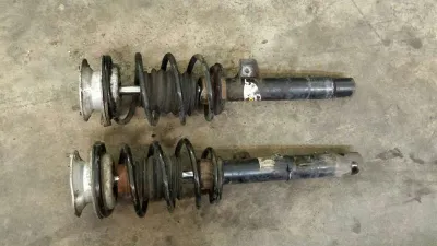 BMW 1 serie E87 E81 främre stötdämpare par 31316771554 främre stötdämpare