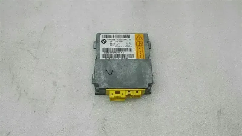 BMW 7 (E65 / E66 / E67 / E68) BMW 7 series E65 E66 crash sensor 65776970899 impact sensor Body type: Saloon
Fuel: Diesel