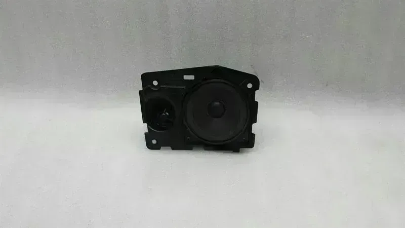 BMW 7 (E65 / E66 / E67 / E68) BMW 7 series E65 speakers 6970070 rear speakers Body type: Saloon
Fuel: Petrol