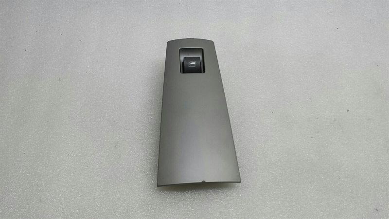 BMW 7 (E65 / E66 / E67 / E68) BMW 7 series E65 E66 front right window switch 7149924 switch window regulator front Body type: Saloon
Fuel: Diesel