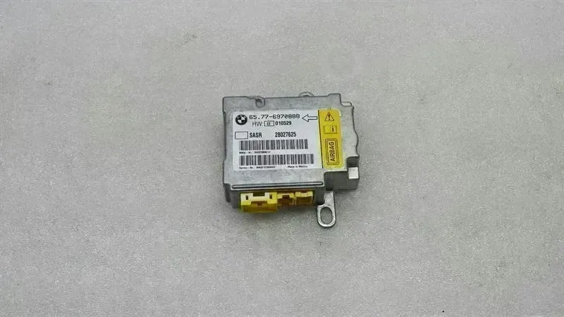 BMW 7 (E65 / E66 / E67 / E68) BMW 7 series E65 E66 crash sensor 65776970888 impact sensor SRS Body type: Saloon
Fuel: Diesel