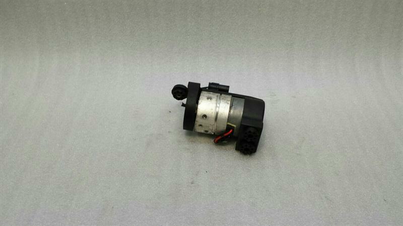 BMW 7 (E65 / E66 / E67 / E68) BMW 7 series E65 DSC pump 6781499 ABS pump hydraulic block Body type: Saloon
Fuel: Petrol