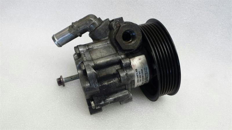 Jaguar S-Type Jaguar S-Type Power Steering Pump JDE3122 Power Steering Pump 2.7D Body type: Saloon
Fuel: Diesel