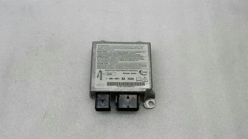 Jaguar S-Type Jaguar S-Type Safety Module ECU XR842811 Air Control Unit SRS Body type: Saloon
Fuel: Diesel