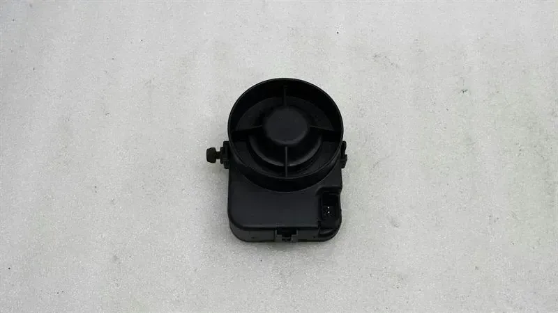 Jaguar S-Type JAGUAR S-type alarm ECU XR842458 siren alarm horn alarm system Body type: Saloon
Fuel: Diesel