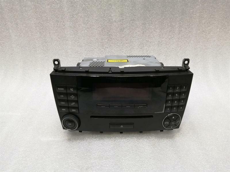 Mercedes-Benz A (W169) Mercedes C Class W203 CD player A2038273842 audio system controller Body type: Saloon
Fuel: Petrol