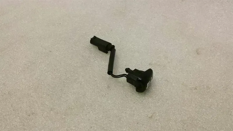 BMW 6 (E63 / E64) BMW 6 Series E63 Washer Nozzle 7150443 Washwater Nozzle