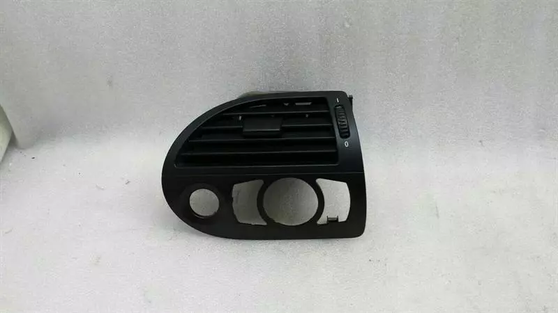 BMW 6 (E63 / E64) BMW 6 Series E63 RHD Right Air Vent 7009272 Right Handlebar