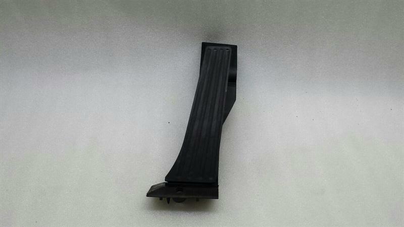 BMW 7 (E65 / E66 / E67 / E68) BMW 7 series E65 accelerator pedal (electrical) 35406752614 accelerator pedal Body type: Saloon
Fuel: Petrol