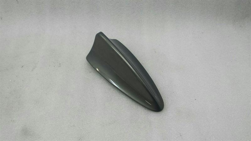 BMW 7 (E65 / E66 / E67 / E68) BMW 7 series E65 roof antenna 6957345 roof antenna GPS Body type: Saloon
Fuel: Petrol