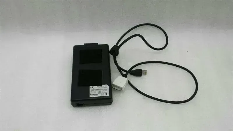 Mercedes-Benz CLS (C219) Mercedes CLS W219 IPOD interface module B67824252 control unit Body type: Saloon
Fuel: Petrol