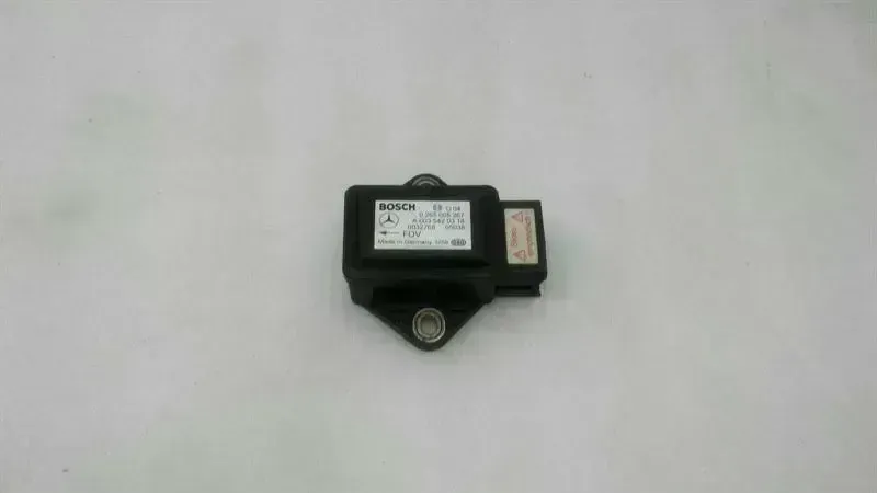Mercedes-Benz CLS (C219) Mercedes CLS W219 Rotary Rate Sensor Control Unit A0035420318 Yaw Rate Sensor Body type: Saloon
Fuel: Petrol