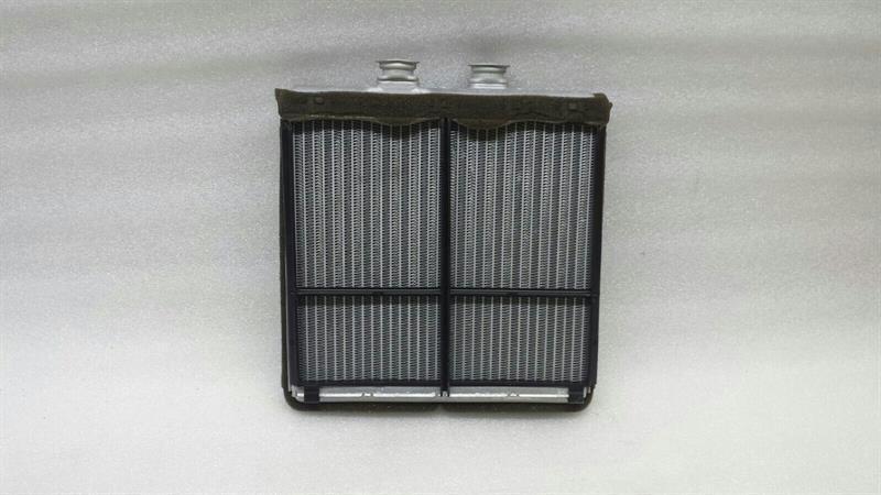 Mercedes-Benz A (W169) MERCEDES W204 C CLASS RADIATOR A2048300061 HEATER MATRIX Body type: Saloon
Fuel: Diesel