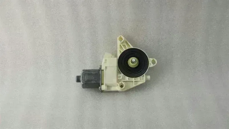 Mercedes-Benz A (W169) Mercedes W204 Window Regulator Motor Rear Left A2048200542 Door Window Motor RLH Body type: Saloon
Fuel: Diesel