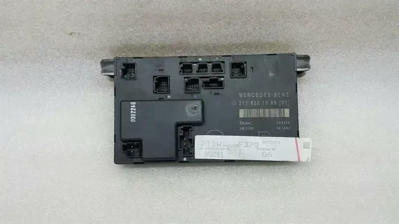 Mercedes-Benz A (W168) Mercedes E Class W211 Right Door Module A2118201685 Door Control Unit Right