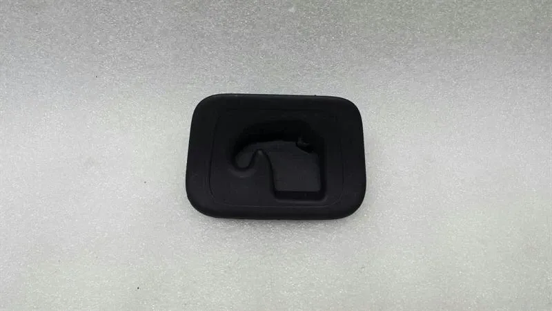 Mercedes C Class W204 mount holder front right A2048600814 holder front right