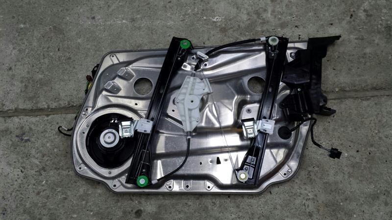 MERCEDES C Class W204 Fensterheber Vorne Links A2127201579 Window Regulator