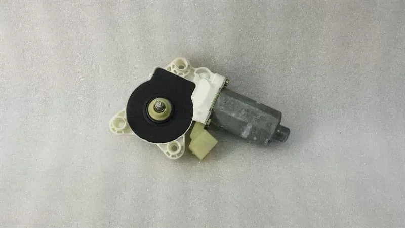 Mercedes-Benz A (W168) Mercedes E Class W211 Door Window Motor A2118203042 Window Regulator Motor Right Body type: Saloon
Fuel: Petrol