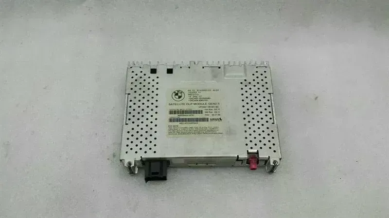 BMW 7 (E65 / E66 / E67 / E68) BMW 7 series E65 E66 satellite control unit 9142852 DLP modules satellite radio Body type: Saloon
Fuel: Petrol