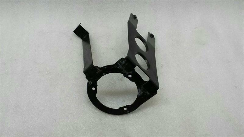 BMW 7 (E65 / E66 / E67 / E68) BMW 7 series E65 ALPINA B7 secondary air pump bracket 7966230 holder carrier Body type: Saloon
Fuel: Petrol