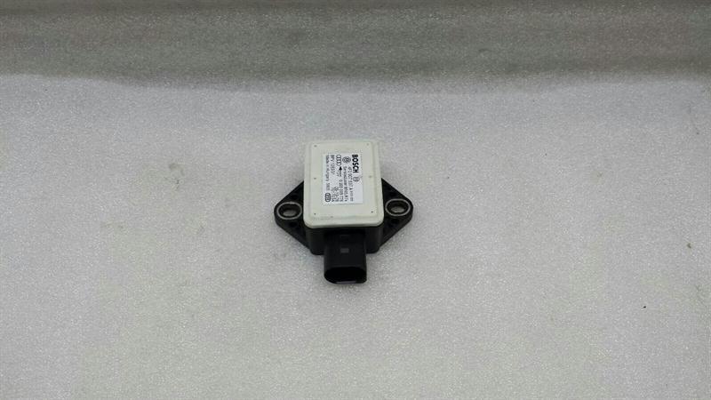 Audi A6 (C6) Audi A6 4F Yaw Rate Sensor ESP 4F0907637A Control Unit Rotation Rate Sensor Body type: Saloon
Fuel: Diesel