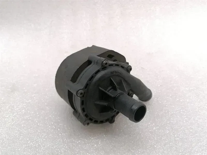 Tesla Model S Lisä- jäähdytyspumppu (turbo) Tesla Model S 90D Additional Cooling Pump 10373...