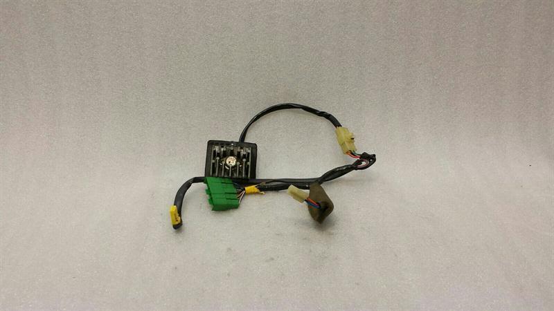Jaguar XJ (X308) Jaguar XJ X300 Heater Resistor 077800-0321 Blower Regulator Knob Body type: Saloon
Fuel: Petrol