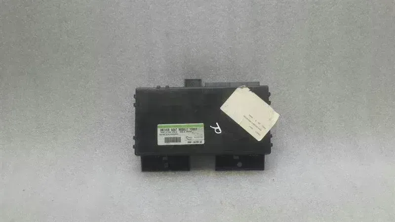 Jaguar XJ Jaguar XJ X350 Driver Seat Module 2W9F-13C789-AH Driver Seat ECU Body type: Saloon
Fuel: Diesel