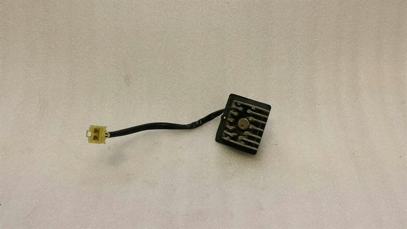 Jaguar XJ (X308) Jaguar XJ X308 X300 Heater Resistor 077800-0321 Blower Regulator Knob Body type: Saloon
Fuel: Petrol