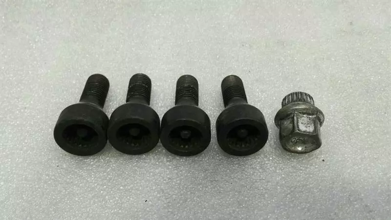 BMW 6 (E63 / E64) BMW 6 Series E63 Security Wheel Bolts Locking Wheel Stud 12x1.5