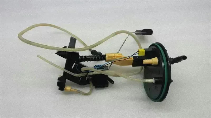 Jaguar XJ Jaguar XJ Fuel Transmitter Unit C2C33465 Fuel Sender Body type: Saloon
Fuel: Diesel