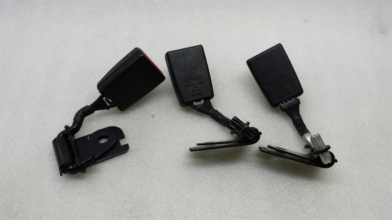 Jaguar XJ Jaguar XJ X350 X358 Belt Buckles C2C39886LEG Belt Buckle Set Body type: Saloon
Fuel: Diesel