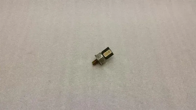 Jaguar XJ Jaguar XJ X350 fuel pressure sensor 55pp04-01 high pressure accumulator Body type: Saloon
Fuel: Diesel
