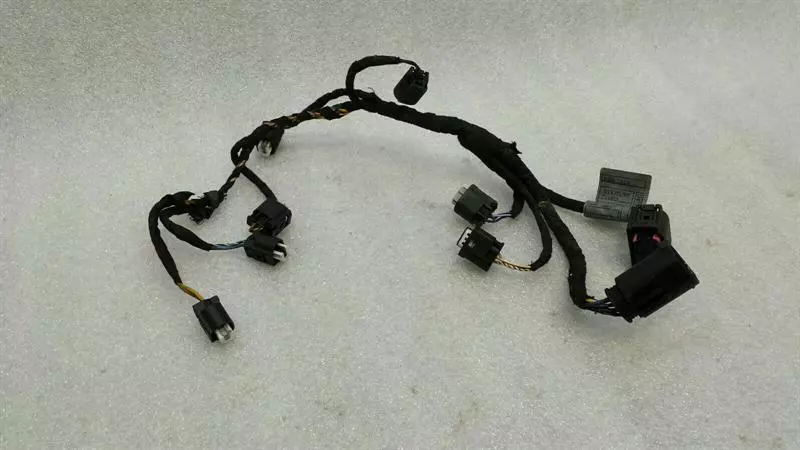 BMW 7 (E65 / E66 / E67 / E68) BMW 7 series E65 Dynamic Drive valve wiring 6907311 wiring harness ARS valve block Body type: Saloon
Fuel: Petrol