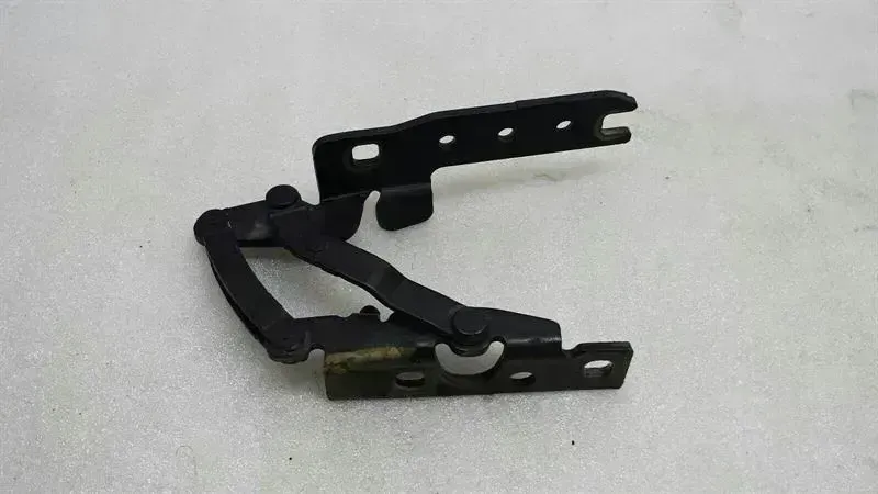 BMW 7 (E65 / E66 / E67 / E68) BMW 7 Series E65 Facelift Bonnet Hinge LHS 8240333 Bonnet Hinge Left Body type: Saloon
Fuel: Petrol